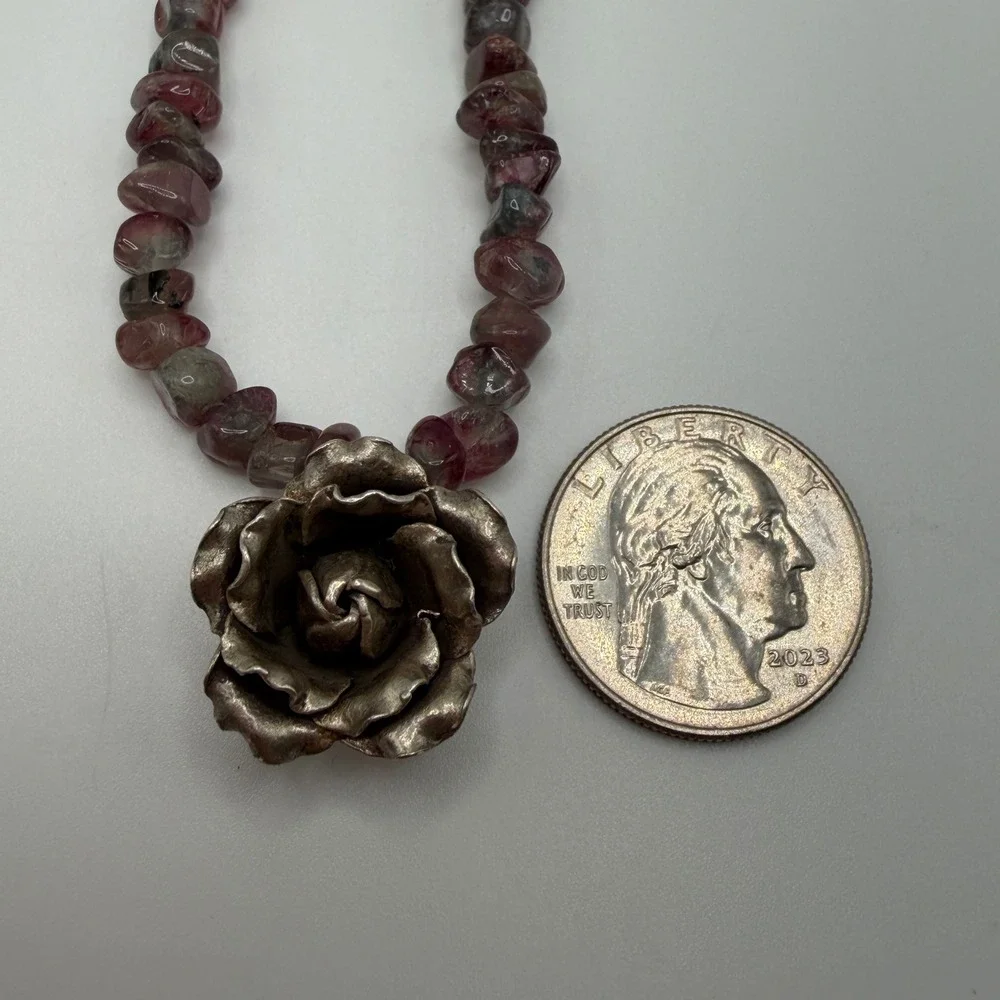 Pink Tourmaline Chip Bead Necklace Silver Tone Rose Flower Pendant Hippie Boho‎